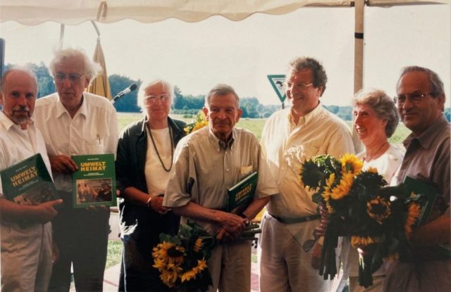 v.l.n.r.: W. Sauer (SC), Herr und Frau Brouer (erste Vorsitzende des Rednitztalvereins), RA Schäfer (Gründungvors.), BN Chef Prof Weiger, Frau Sauer (SC), Herr Wildner LBV.)