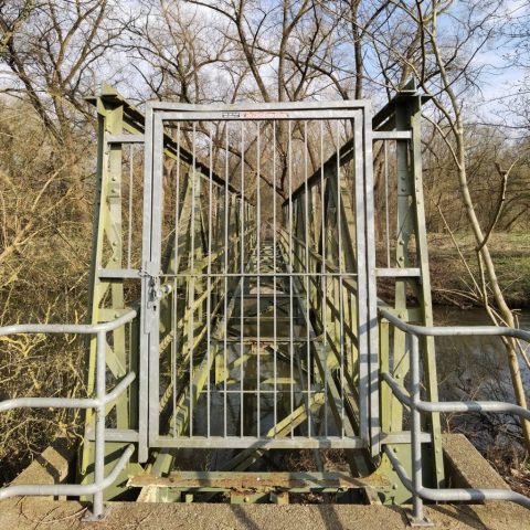 Alter, gesperrter Hammersteg