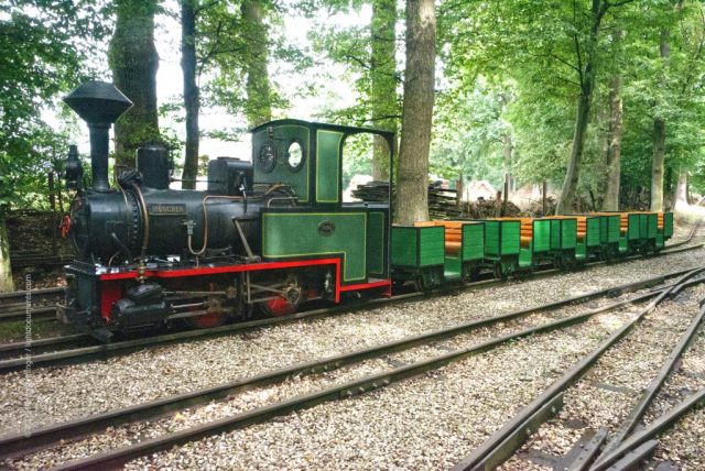 Feldbahn-Museum Personenzug mit Dampflok