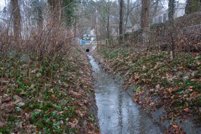 Klingengraben ©JH Der kanalisierte Graben zur Rednitz ©JH