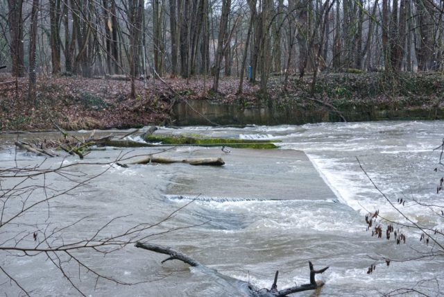 Reste des Wehres des Neuwerks ©JH