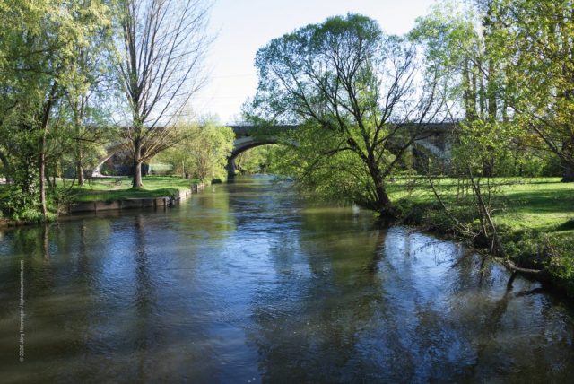 Die7-Bogen-Brücke im Frühjahr Siebenbogenbrücke