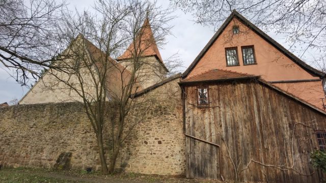 Wehrmauer von Rednitz her gesehen